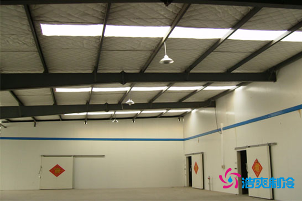 濟(jì)洪蔬菜配送中心冷庫(kù)建造完工庫(kù)內(nèi)展示